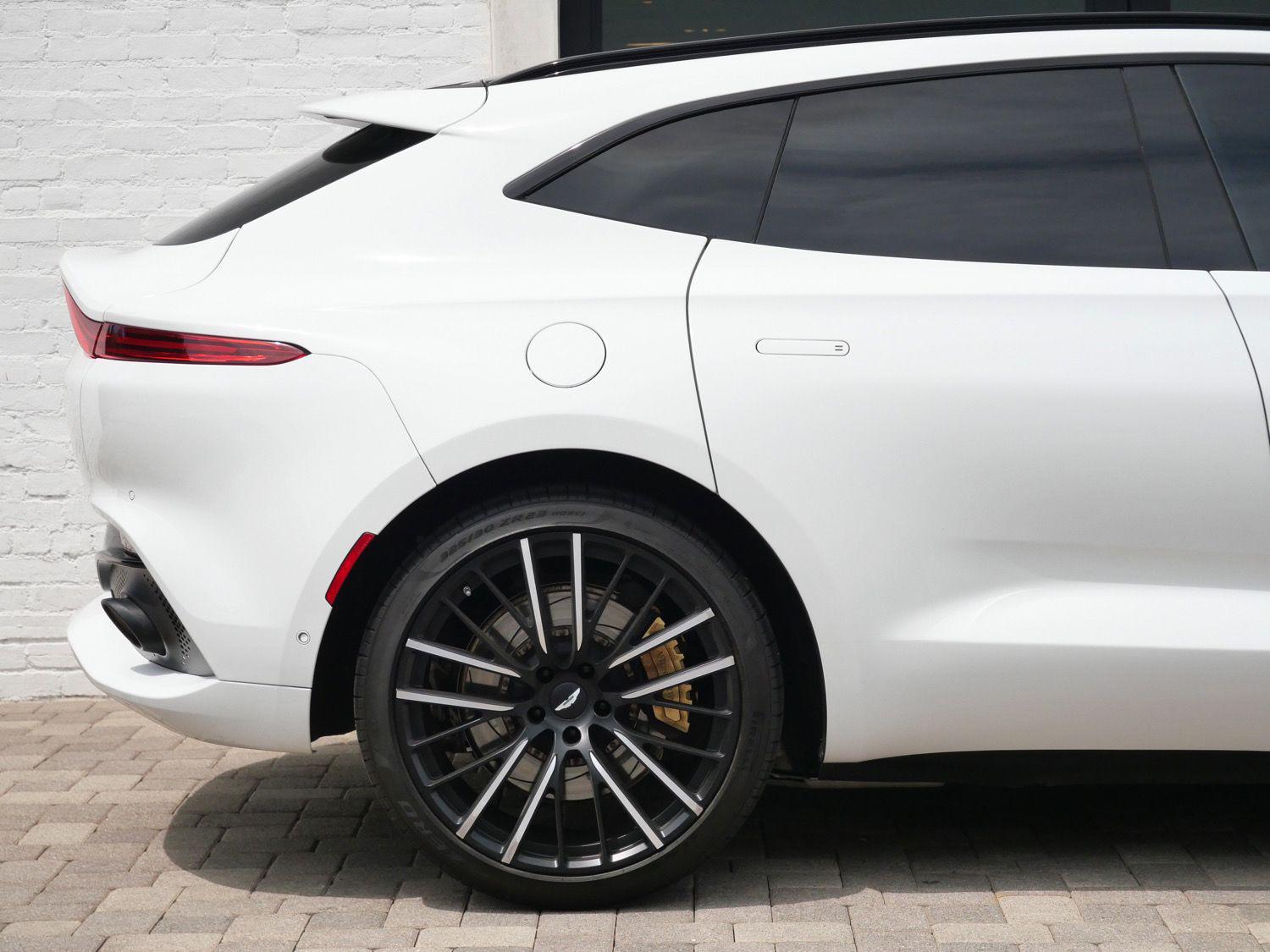 2023 Aston Martin DBX Base - Photo 23