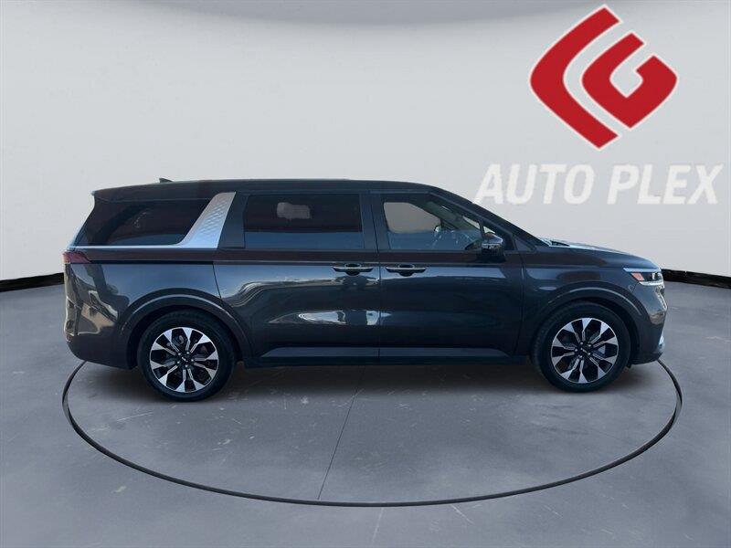 2024 Kia Carnival EX - Photo 3