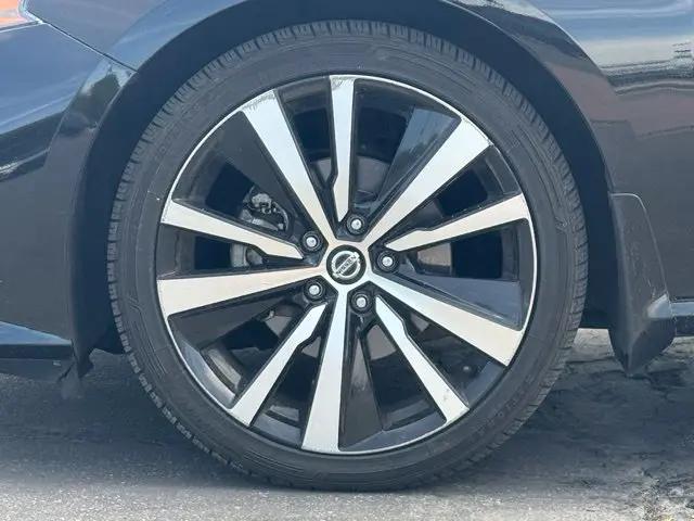 2022 Nissan Altima SR FWD