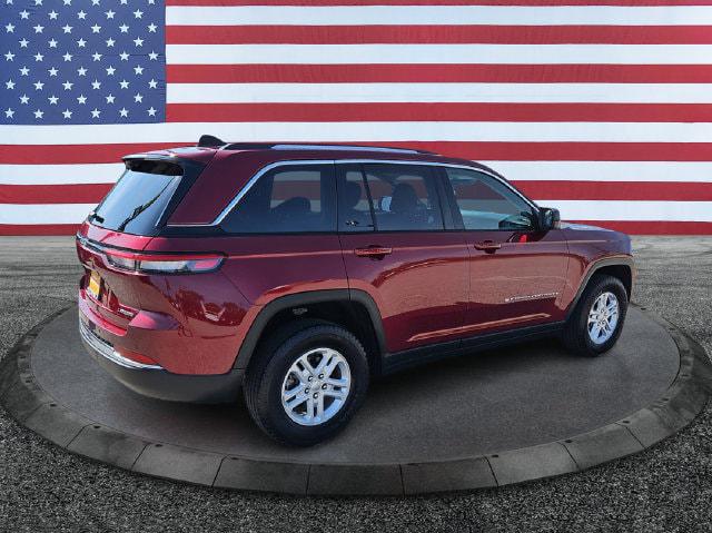 2023 Jeep Grand Cherokee Laredo 4x2