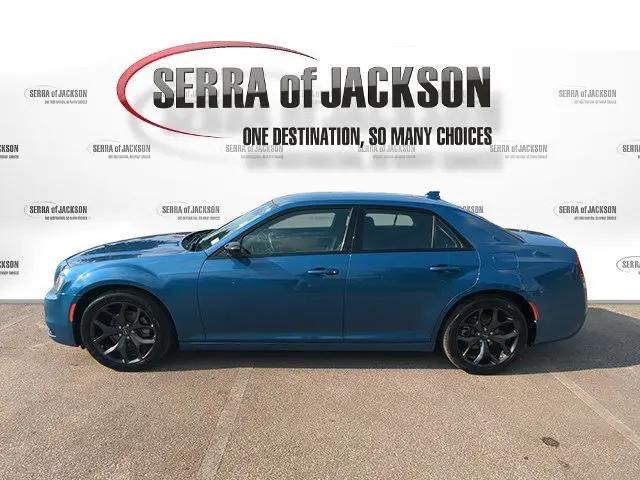 2022 Chrysler 300 Touring