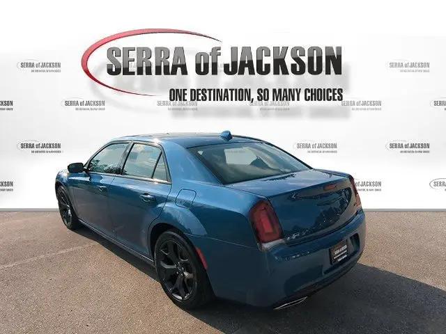 2022 Chrysler 300 Touring