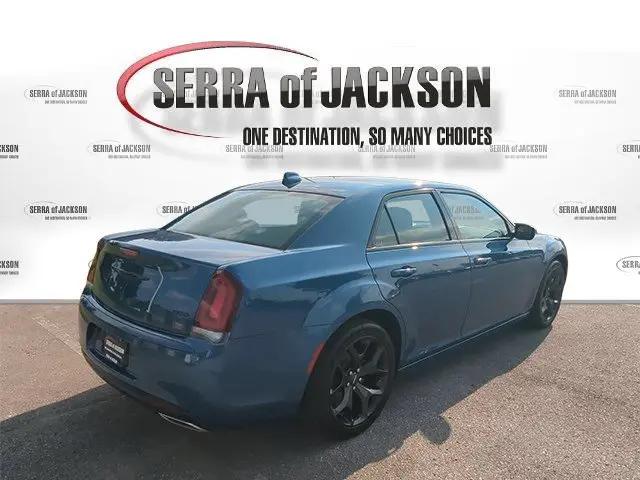 2022 Chrysler 300 Touring