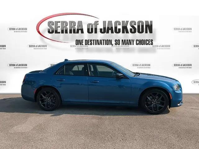2022 Chrysler 300 Touring