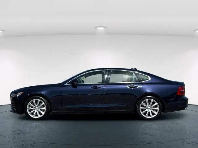 2017 Volvo S90 T6 Momentum