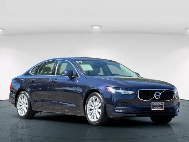 2017 Volvo S90 T6 Momentum