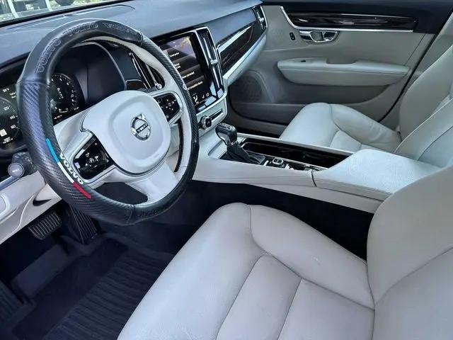2017 Volvo S90 T6 Momentum