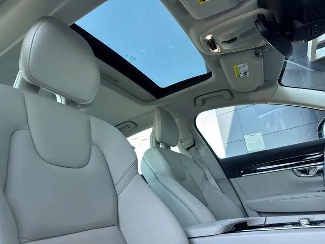 2017 Volvo S90 T6 Momentum
