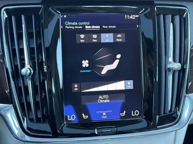 2017 Volvo S90 T6 Momentum