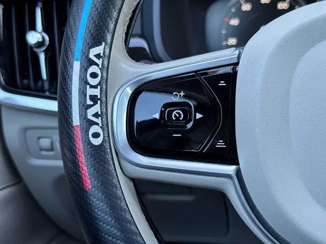 2017 Volvo S90 T6 Momentum