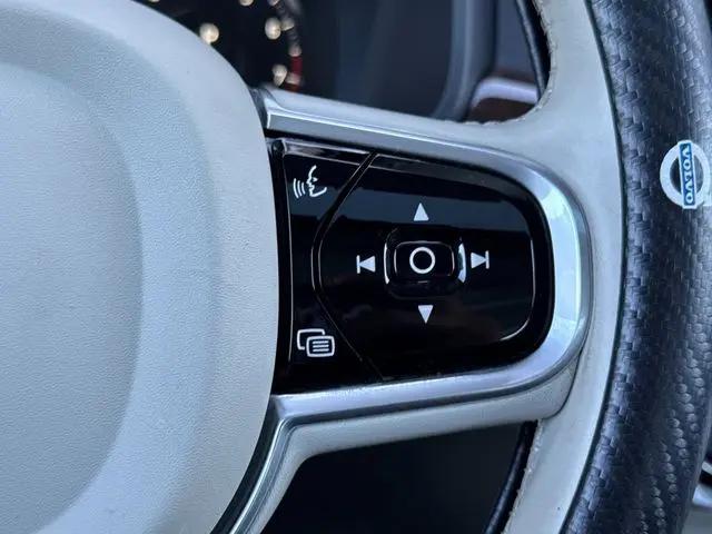 2017 Volvo S90 T6 Momentum