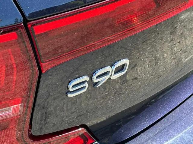 2017 Volvo S90 T6 Momentum