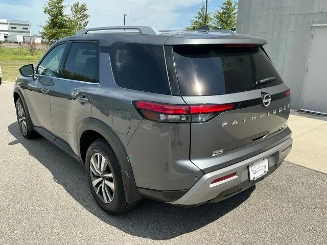 2024 Nissan Pathfinder SL 4WD