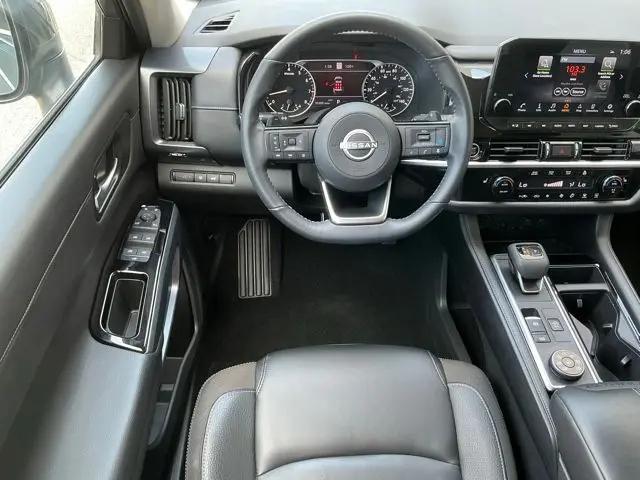 2024 Nissan Pathfinder SL 4WD