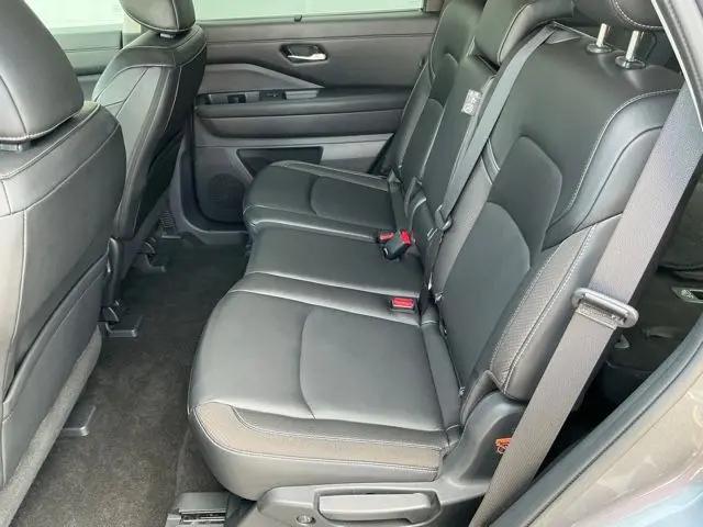 2024 Nissan Pathfinder SL 4WD