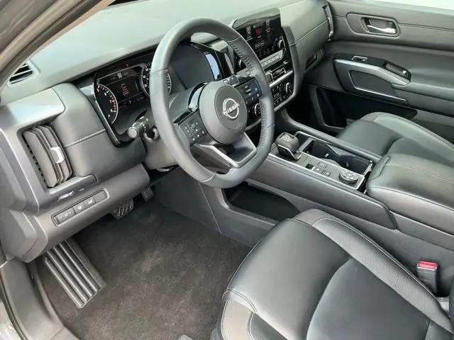 2024 Nissan Pathfinder SL 4WD