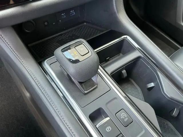 2024 Nissan Pathfinder SL 4WD