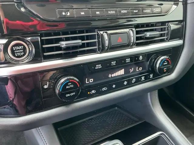 2024 Nissan Pathfinder SL 4WD