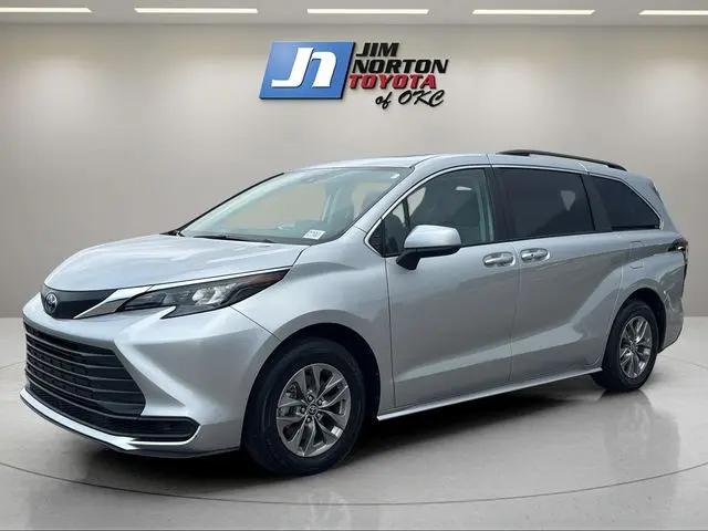 2024 Toyota Sienna LE for sale in Oklahoma City, OK