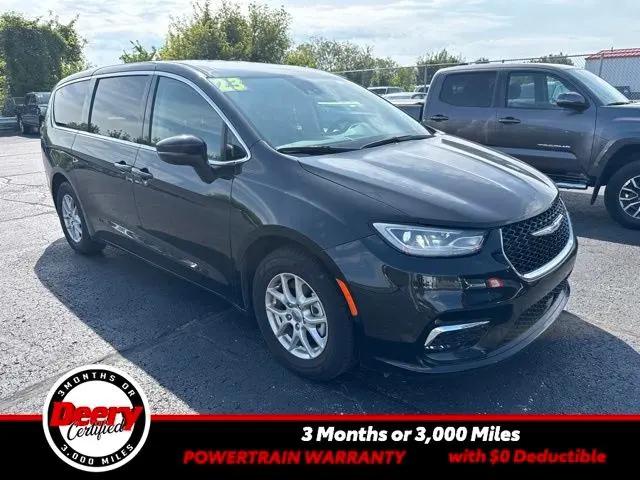 2023 Chrysler Pacifica Touring L for sale in Cedar Falls, IA