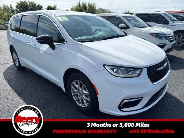 2024 Chrysler Pacifica Touring L for sale in Cedar Falls, IA