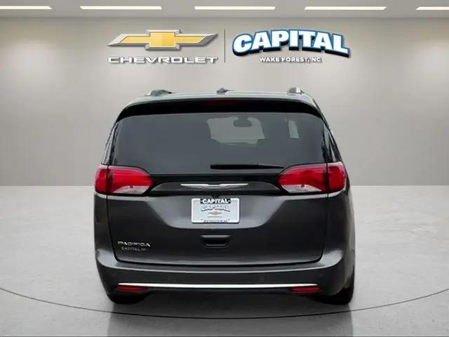 2017 Chrysler Pacifica Touring-L Plus