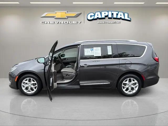 2017 Chrysler Pacifica Touring-L Plus
