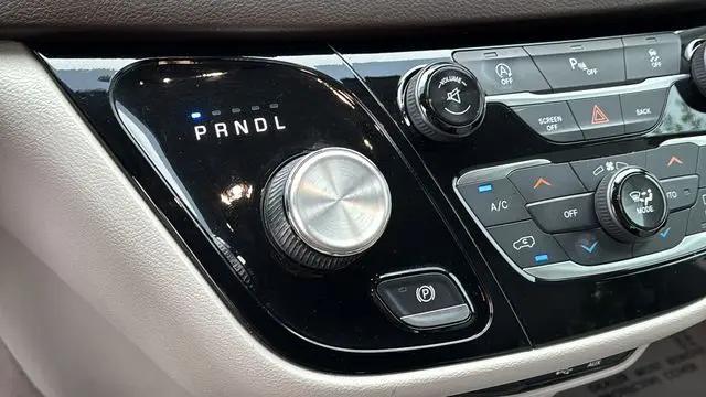 2017 Chrysler Pacifica Touring-L Plus