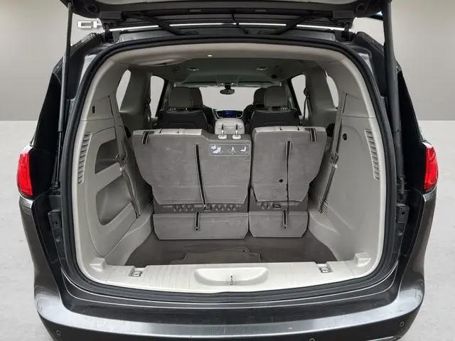 2017 Chrysler Pacifica Touring-L Plus