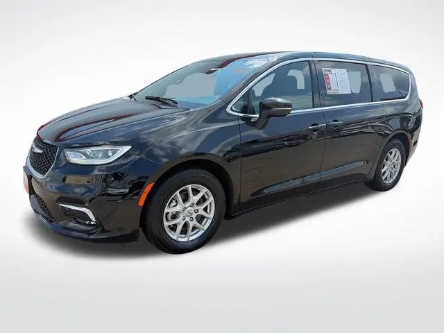 2025 Chrysler Pacifica Select for sale in Perham, MN
