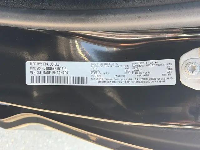 2025 Chrysler Pacifica Select