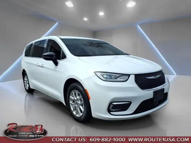2024 Chrysler Pacifica Touring L for sale in Lawrenceville, NJ