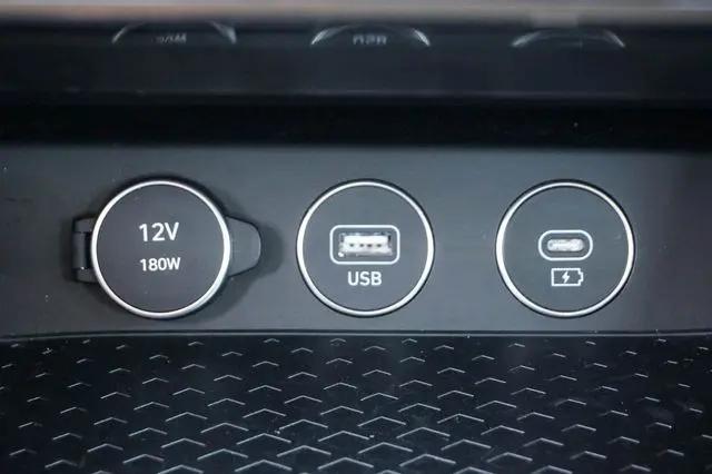 2025 Genesis G70 2.5T RWD