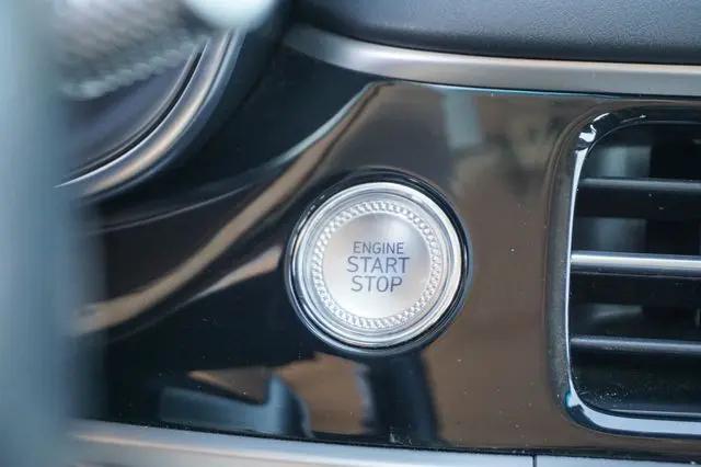 2025 Genesis G70 2.5T RWD