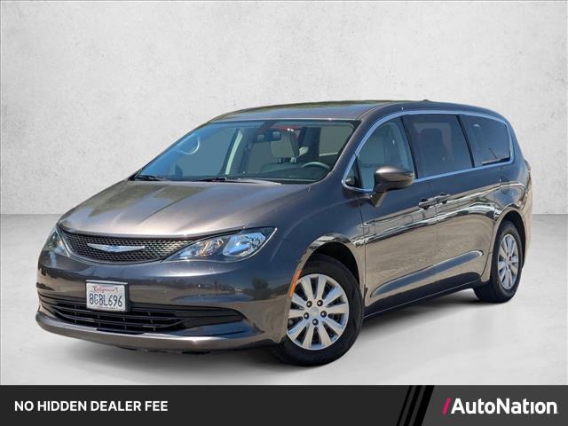 2018 Chrysler Pacifica L for sale in Valencia, CA