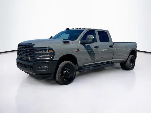 2026 RAM Ram 3500 RAM 3500 TRADESMAN CREW CAB 4X4 8 BOX