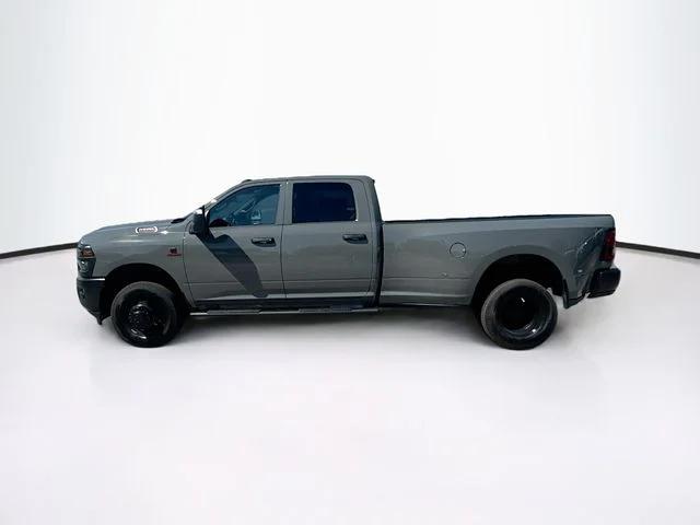 2026 RAM Ram 3500 RAM 3500 TRADESMAN CREW CAB 4X4 8 BOX
