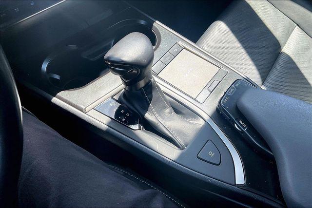2019 Lexus UX 200 Base