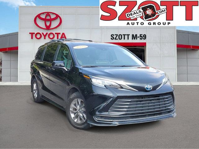 2025 Toyota Sienna LE for sale in Waterford, MI
