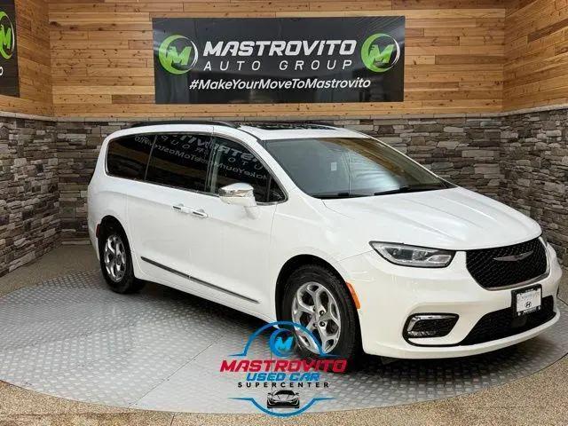 2022 Chrysler Pacifica Limited for sale in Yorkville, NY