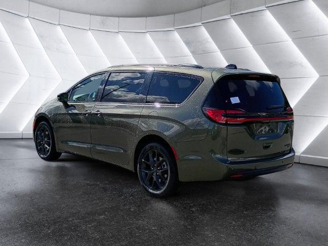 2027 Chrysler Pacifica Limited AWD