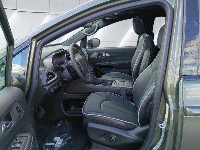2027 Chrysler Pacifica Limited AWD