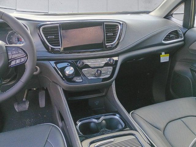2027 Chrysler Pacifica Limited AWD