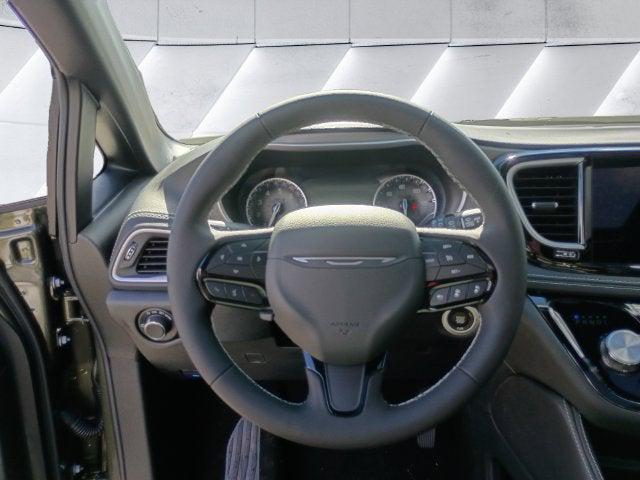 2027 Chrysler Pacifica Limited AWD