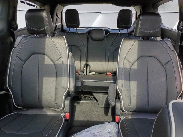 2027 Chrysler Pacifica Limited AWD