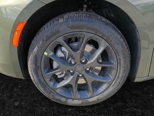 2027 Chrysler Pacifica Limited AWD