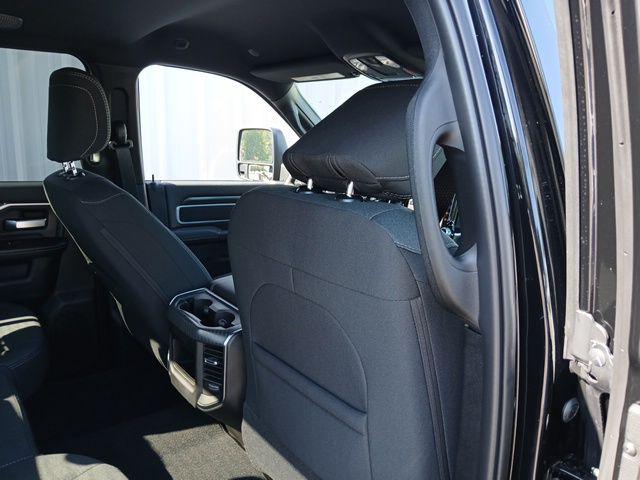 2026 Ram 3500 Big Horn Crew Cab 4x4 8 Box