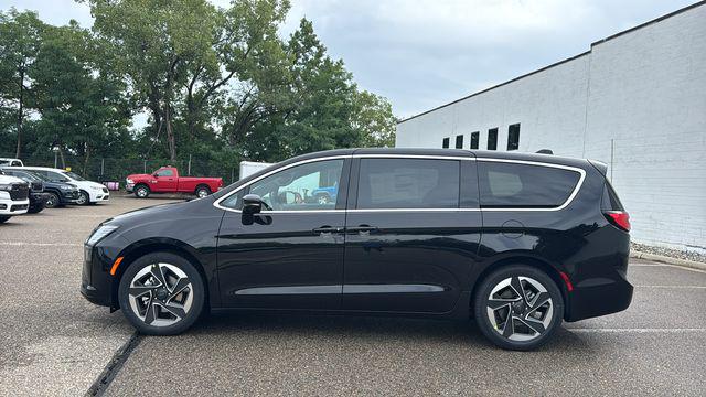 2027 Chrysler Pacifica PACIFICA LIMITED