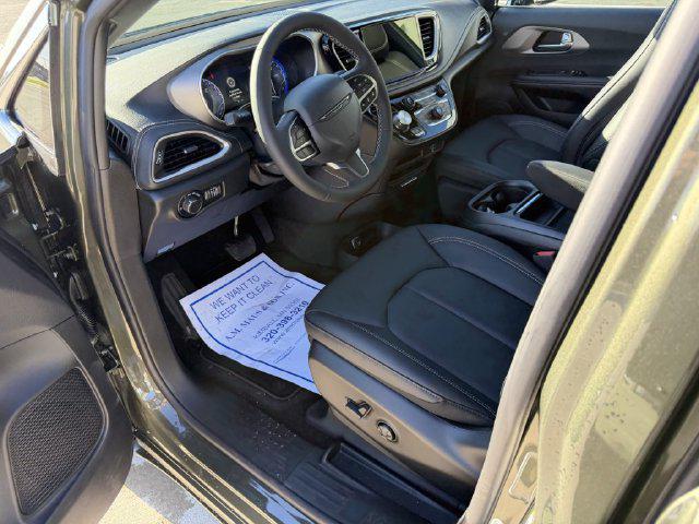 2027 Chrysler Pacifica Select AWD