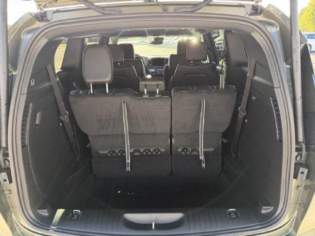 2027 Chrysler Pacifica Select AWD